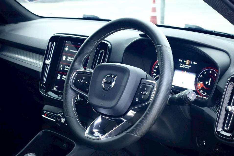 VOLVO XC40 2.0 T5 R-design AWD ปี2019
