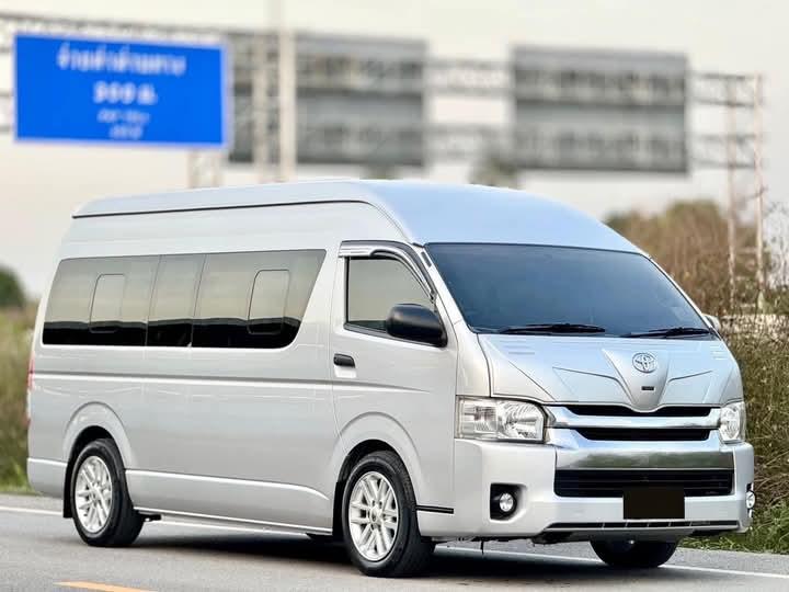 รีบขาย TOYOTA COMMUTER 2