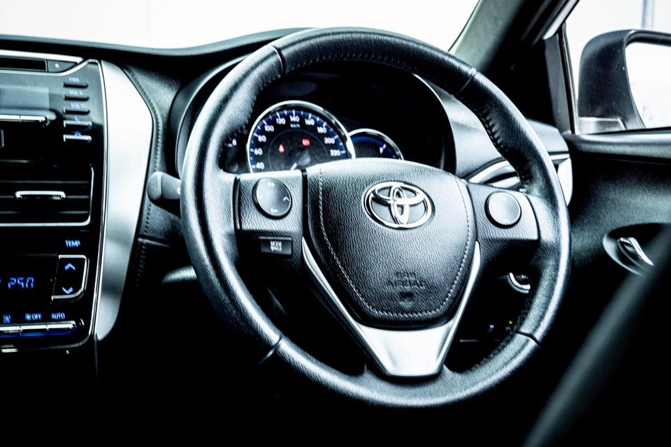 Toyota Yaris 1.2 G Sport เกียร์ออโต้ สีขาว ปี 2019 17