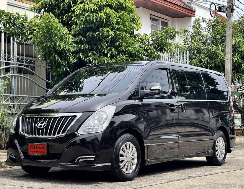 รหัสรถ AP8440 Hyundai H1 2.5  Elite ปี18 สีน้ำตาล ดีเซล 1