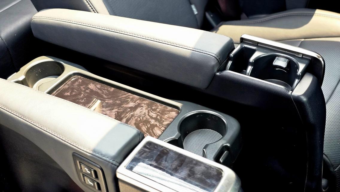 รหัสรถ WB36 TOYOTA Alphard 2.5  SC Package รุ่น Top สุด ปี 22  18