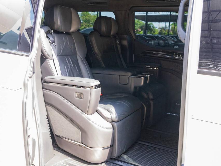 ZEEKR 009 Flagship AWD 6-Seaters ปี 2025 รถตู้ไฟฟ้าสุดหรู สภาพใหม่ ประหยัดกว่าป้ายแดงเป็นล้าน รูปที่ 9