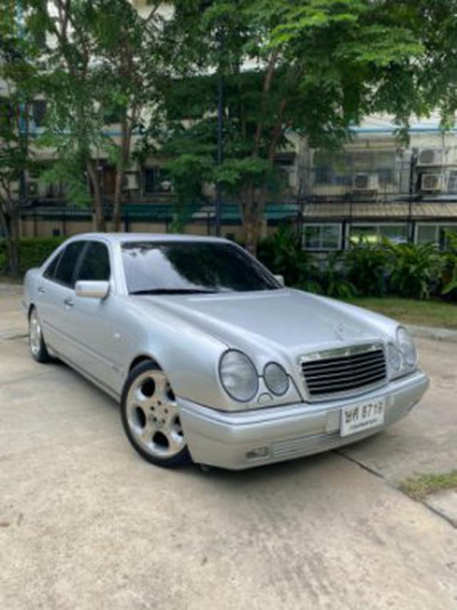 (เจ้าของรถขายเอง) BENZ E230 สี รุ่นปี ค.ศ.1996 (พ.ศ. 2539)  รถบ้านใช้เองมือเดียว สภาพสวยมากทั้งภายในและภายนอก 1