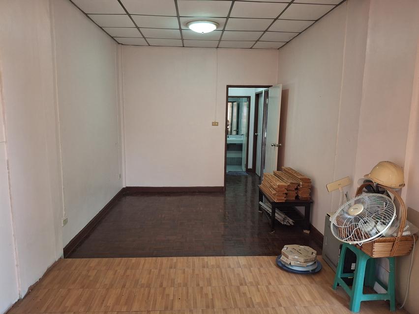 ขายทาวน์เฮ้าส์ 2 ชั้น ม.บุศรินทร์ วงแหวน-รัตนาธิเบศร์ (โครงการ LH) 4