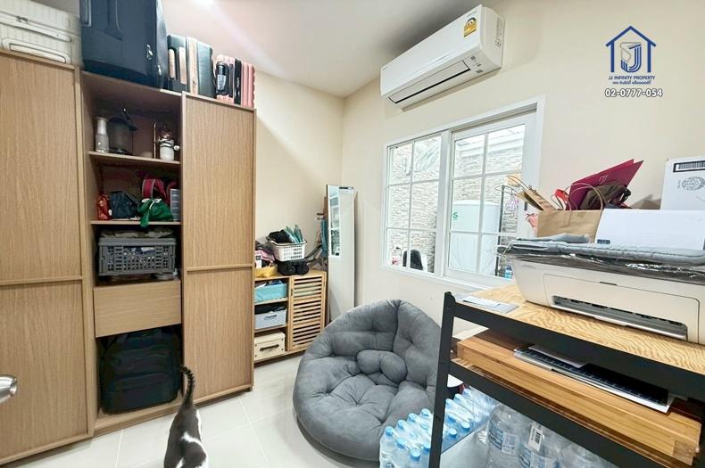 ขายทาวน์โฮม 2 ชั้น หมู่บ้านโกลเด้น ทาวน์ เกษตร-นวมินทร์ ซอยนวมินทร์ 42 แยก 25 หลังมุม
