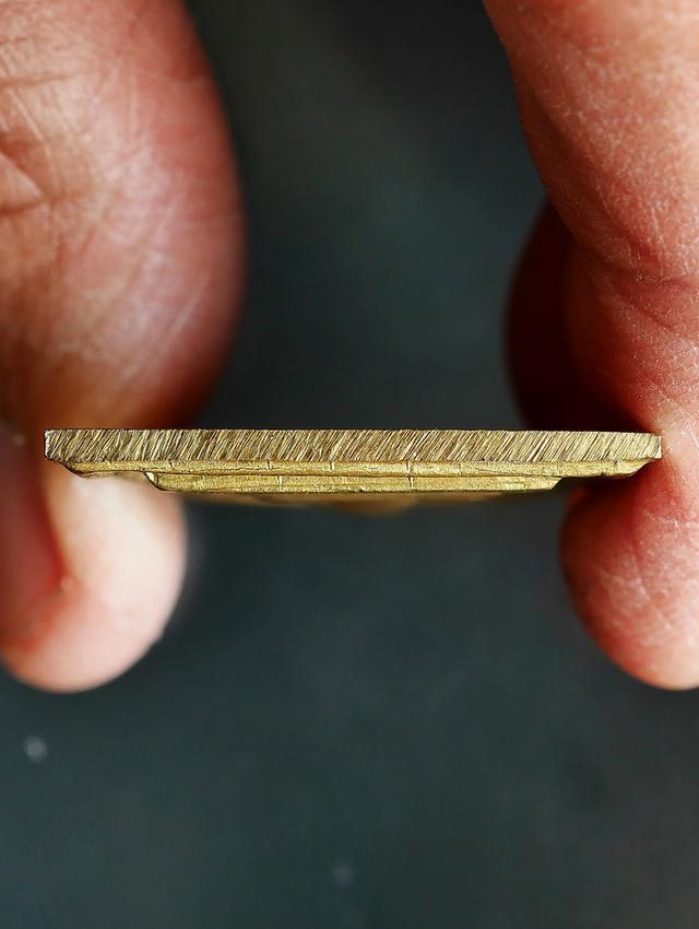 พระสมเด็จหลังเรียบ เนื้อทองระฆัง หลวงพ่อพรหม วัดช่องแค ปี 2516....เก่า เดิมๆ 12