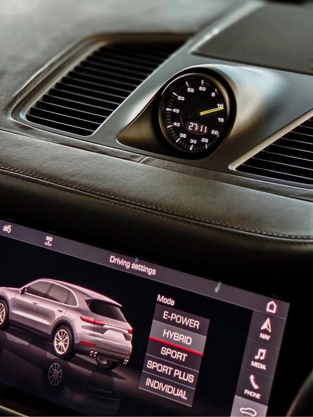 Porsche Cayenne 3.0 E-Hybrid ปี2018🔥 12