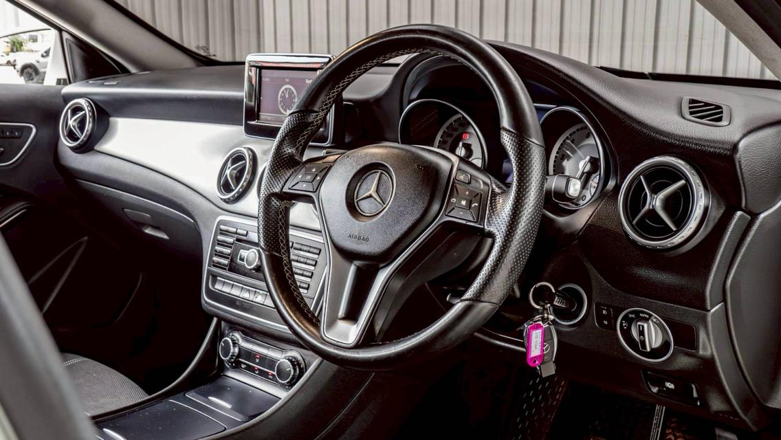 BENZ GLA-CLASS 200 ปี 2015 สีขาวโฉม W156 ปี14-20 รูปที่ 11