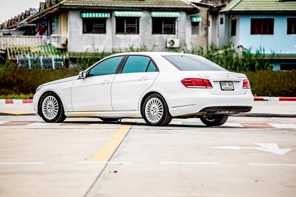 Benz E300 Bluetec ปี 2015 สีขาว สวยสภาพดี 8