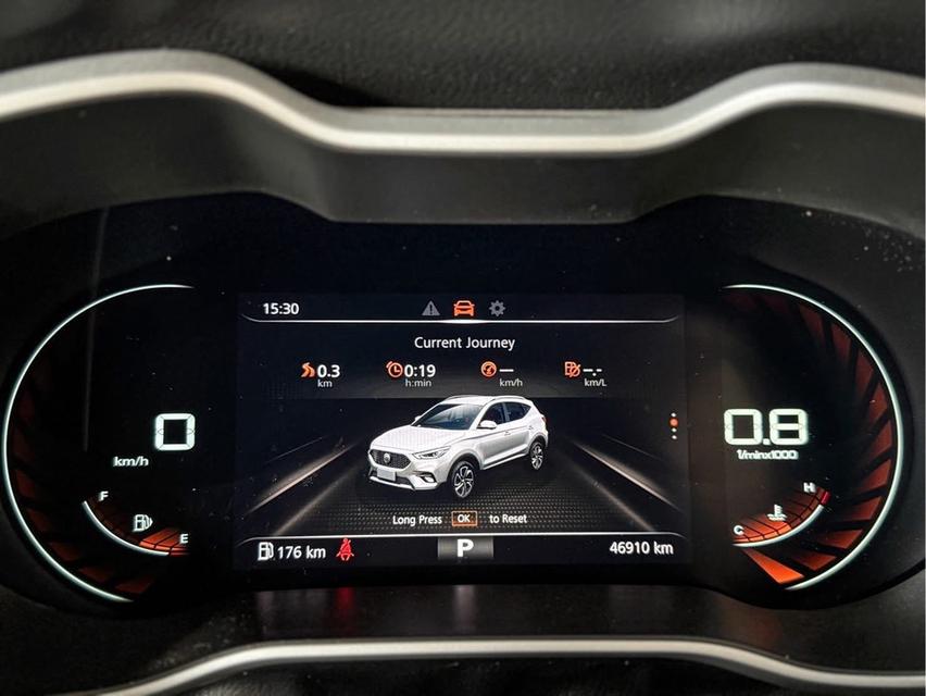 ปี 2020 MG ZS, 1.5 D+ โฉม ปี17-ปัจจุบันสีขาว จดทะเบียน ปี 21 เครื่องยนต์เบนซินเลขไมล์ 46,910 km. มือเดียวป้ายแดง 12