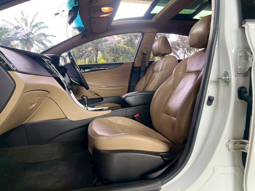 ขายด่วน! Hyundai Sonata Sport 2.0 S AT ปี 2013 รถสวย สภาพดี พร้อมขับทันที! 16