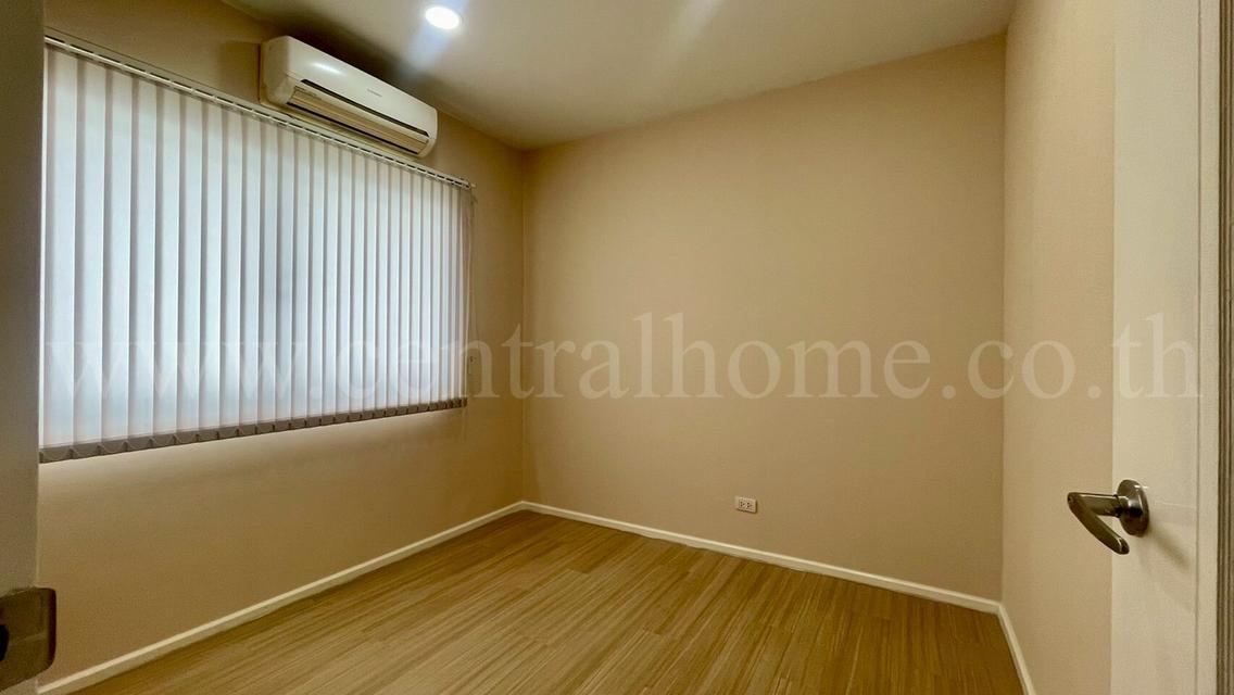ทาวน์โฮม 3 ชั้น บ้านกลางเมือง รัตนาธิเบศร์ รีโนเวทใหม่ พร้อมอยู่ 9