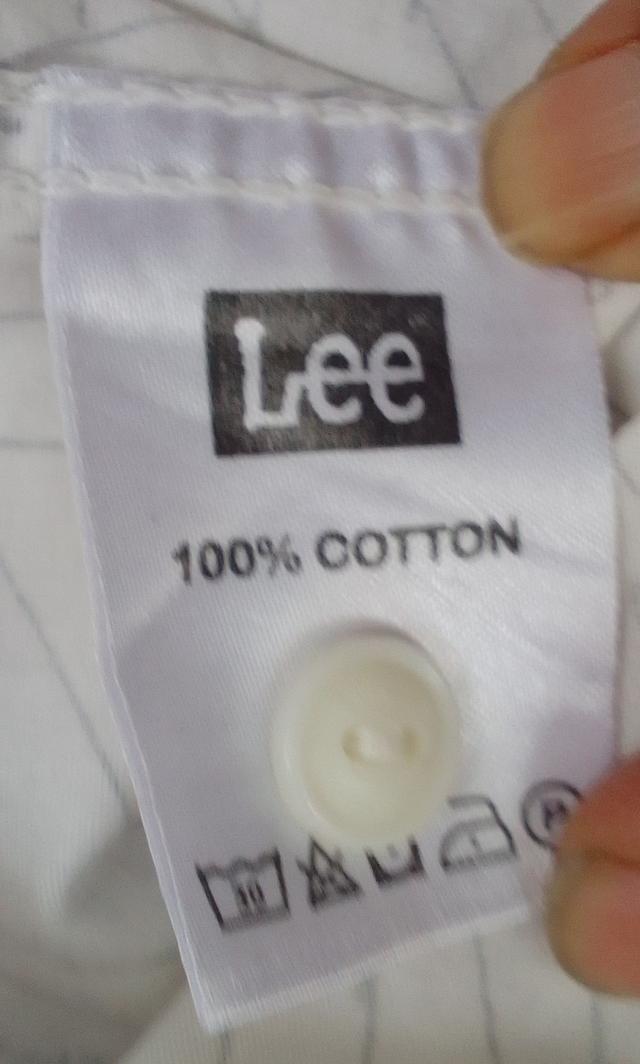LEE เชิ๊ตแขนยาว สีขาว พริ้วกำ ไม่มีตำหนิ