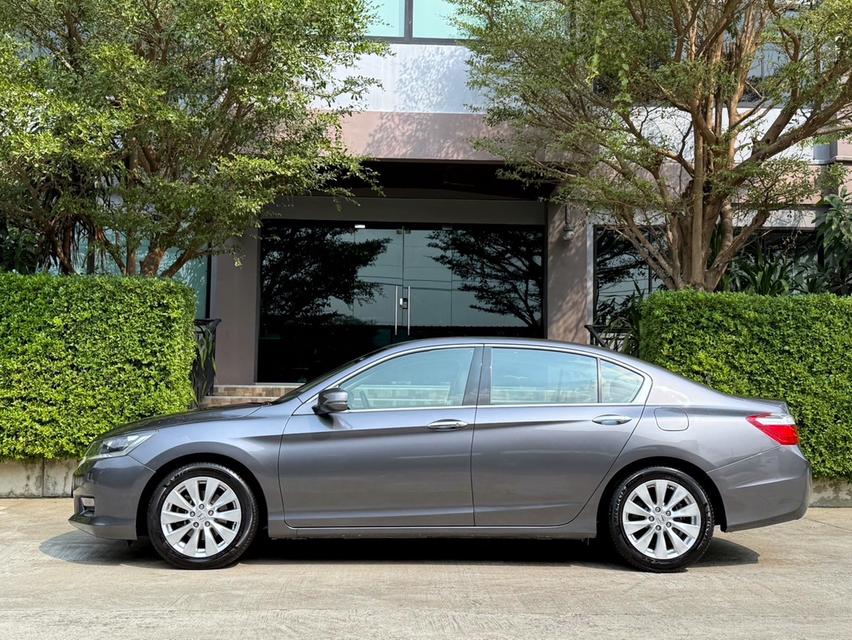 2016 HONDA ACCORD 2.0 EL รถมือเดียวออกป้ายแดง รถวิ่งน้อย เข้าศูนย์ทุกระยะ ไม่เคยมีอุบัติเหตุครับ 5