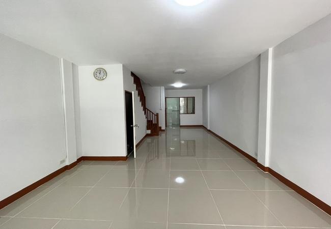 ขายทาวน์เฮ้าส์ หมู่บ้านปิยวรารมย์ 3 ถนนบ้านกล้วย-ไทรน้อย อำเภอไทรน้อย นนทบุรี 4