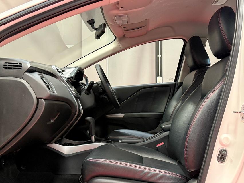 2015 HONDA CITY 1.5 SV รถมือเดียว วิ่งน้อยเพียง 80,000 กม รถเข้าศูนย์ทุกระยะ ไม่เคยมีอุบัติเหตุครับ 13