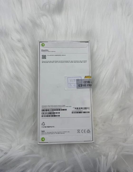 iPhone 16 Pro 256 GB 2