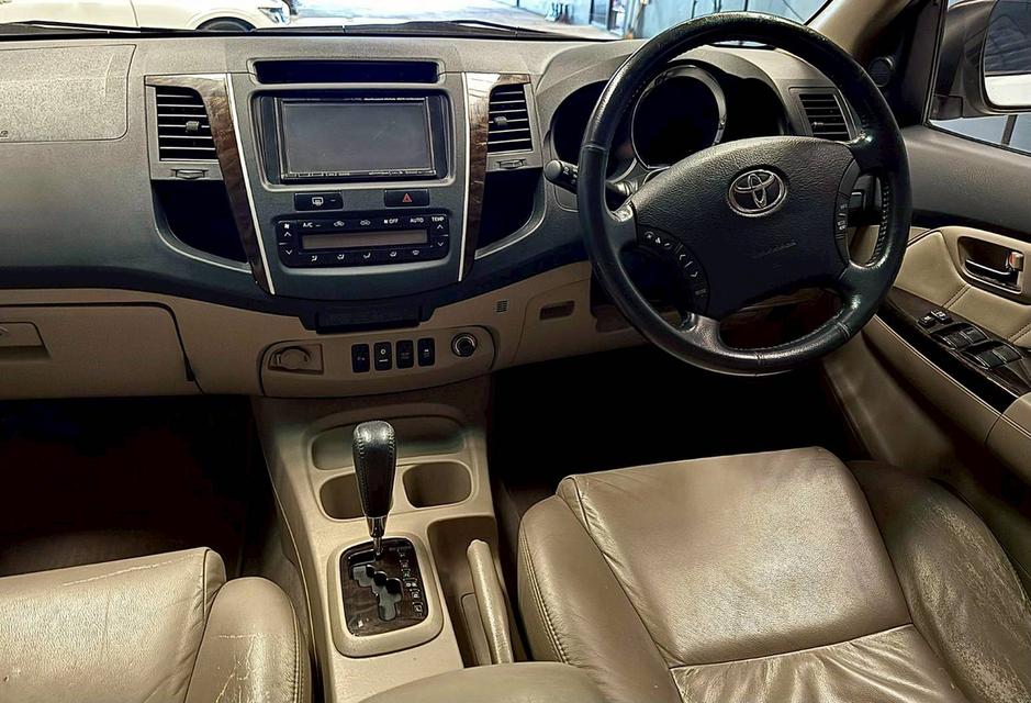 Toyota Fortuner 3.0 Aberto 4WD รุ่น 2 10