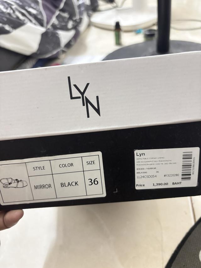 รองเท้าผู้หญิง แบรนด์LYN 3