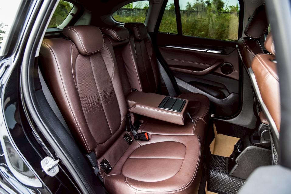 รหัสรถ CBL97 BMW X1 2.0 sDrive20d xLine AT 2020 13