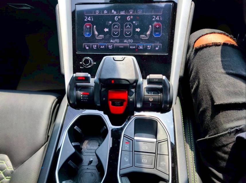 รหัสรถ KPV53 2024 LAMBORGHINI URUS V8 4.0 Bi-Turbo สีพิเศษ เขียว Verde Mantis 15