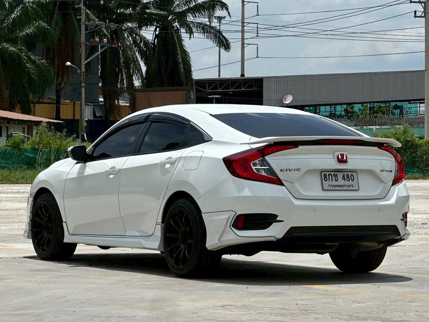 รหัสรถ PAT480 Honda Civic FC 1.8 E สีขาว ปี 2018