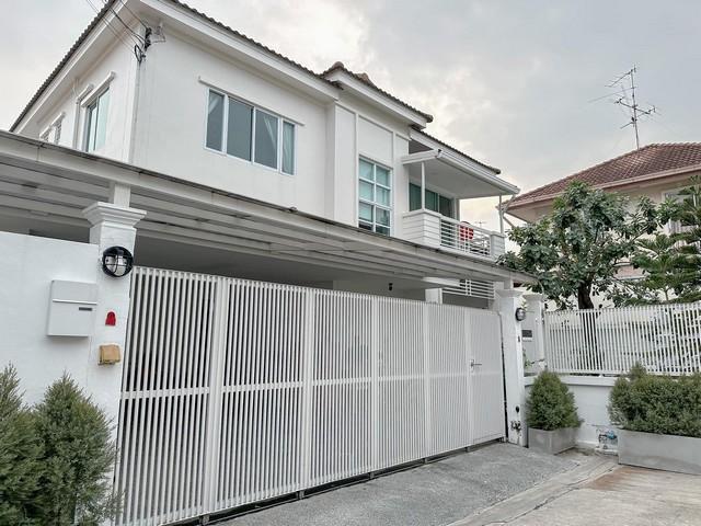 PT12 ขายบ้าน ลาดพร้าว 71 ซอย สังคมสงเคราะห์24 ตกแต่งรีโนเวทใหม่ ให้เฟอร์นิเจอร์ เครื่องใช้ไฟฟ้าทุกชิ้นในบ้าน  1
