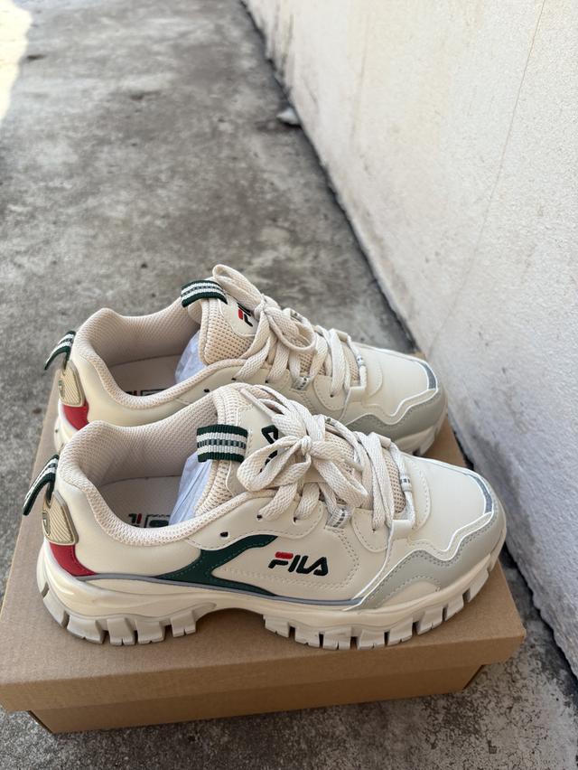 รองเท้ามือสองFileมือสอง รูปที่ 2