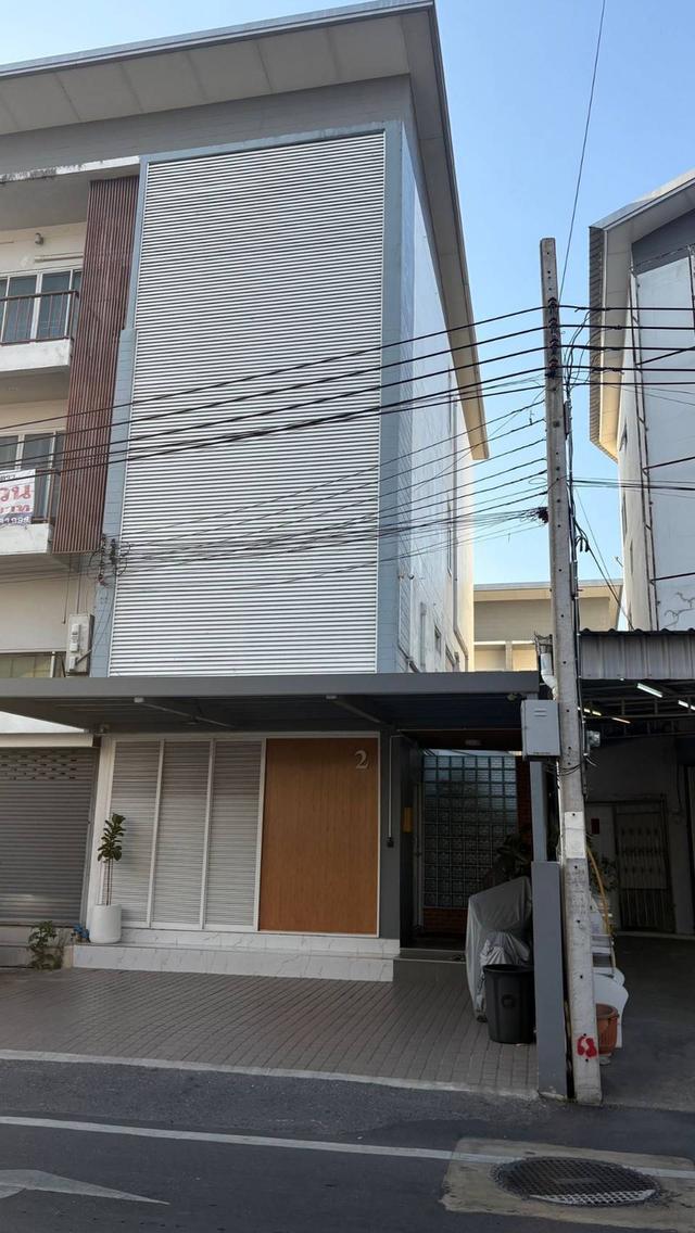 ขายHome Office 3.5 ชั้น ลาดพร้าว 71 ใกล้เลียบด่วน ( โชคชัย 4 แยก 18 ) ถูกสุดในย่านนี้ 1