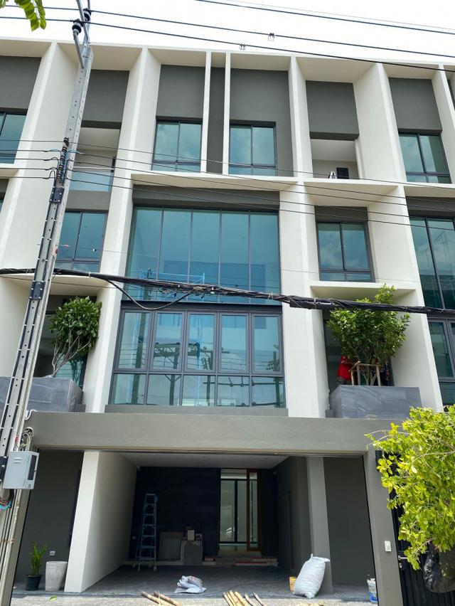 ขายโฮมออฟฟิศ พร้อมลิฟต์ส่วนตัว ใกล้รถไฟฟ้าสายสีเหลือง อ่อนนุช 2