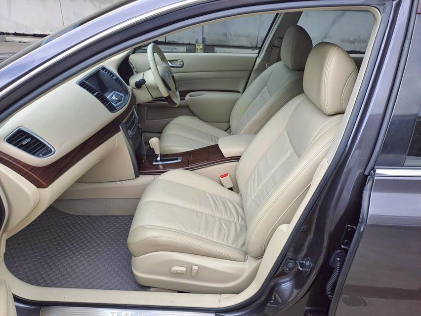Nissan Teana 2.5 XV รุ่นท็อปสุด ปี 2011 หลังคาซันรู๊ฟ สภาพสวยมาก 12