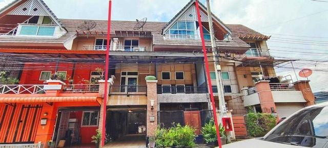 ขายทาวน์โฮม 3 ชั้น เมอริทเพลส Merit Place เฟส 2 ลาดพร้าว 87