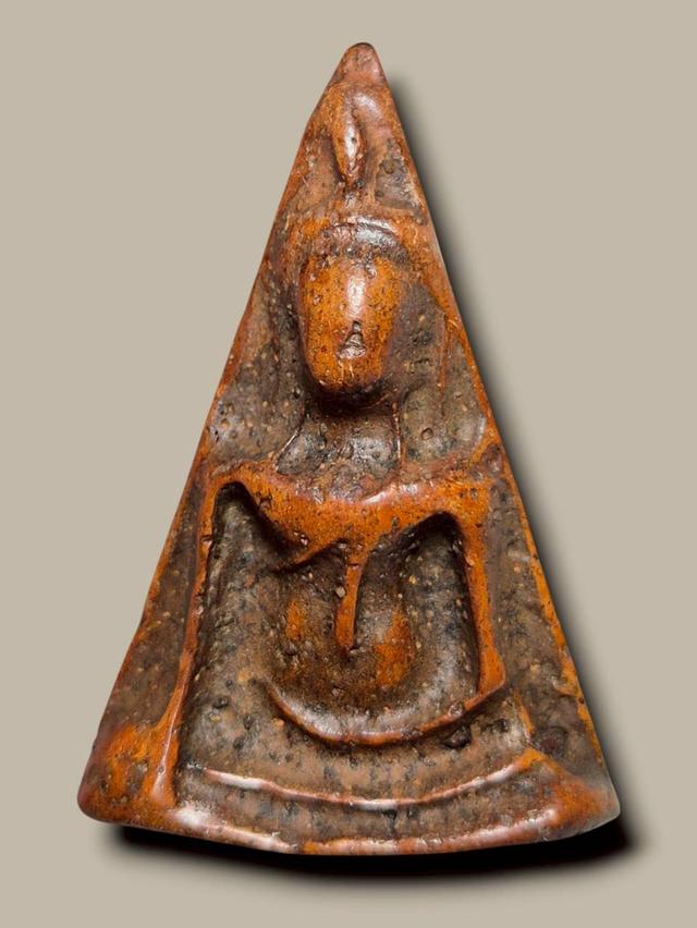 พระนางพญา เปิดให้บูชาจ้า