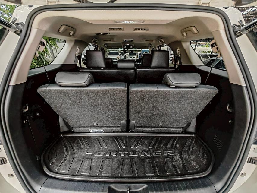 ขาย TOYOTA FORTUNER 2.4 V ปี 2021 ไมล์แท้ 30,000 กม. 9