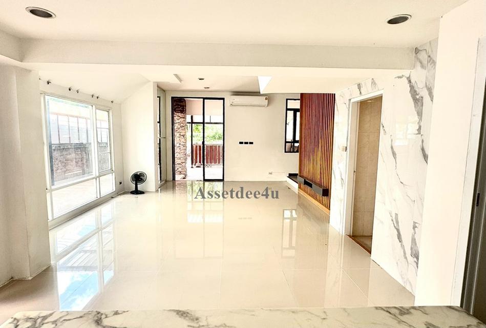 AT574 ให้เช่าทาวน์โฮม โฮมออฟฟิศ 3 ชั้นครึ่ง ทาวน์โฮม สรานนท์ ปากเกร็ด ที่จอดรถ 5 คัน ใกล้เซ็นทรัล แจ้งวัฒนะ