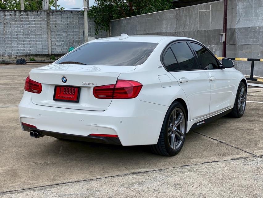 รหัสรถ PBG9999 BMW 330e M Sport Plug-in Hybrid ปี 2016 สีขาว