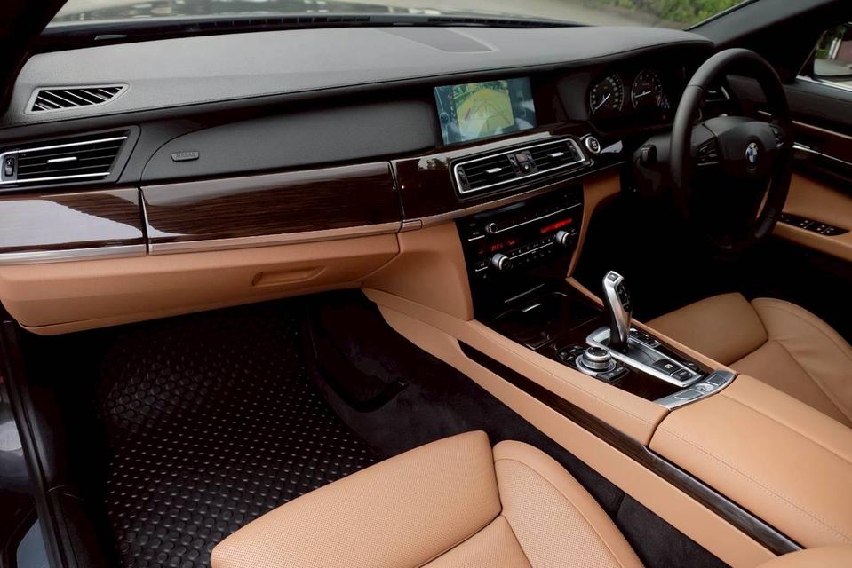 รหัสรถ PR5453 Bmw (F02) 730li Long Wheelbase ปี 2011  18