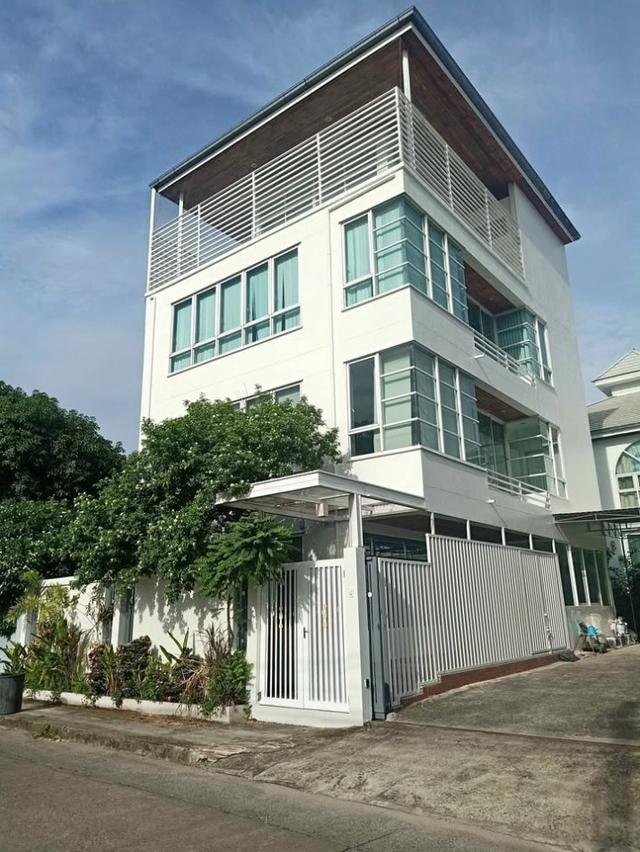 ให้เช่าอาคารสำนักงาน 4 ชั้น  ย่านประชานิเวศน์  เขตจตุจัตร 1
