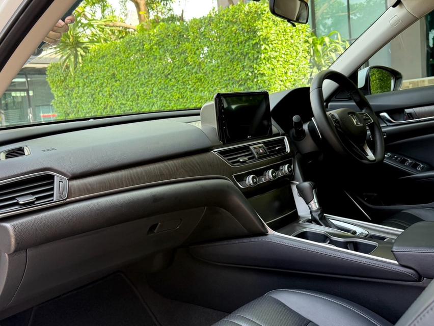 2020 HONDA ACCORD 1.5 EL รถมือเดียวออกป้ายแดง รถวิ่งน้อย เข้าศูนย์ทุกระยะ ไม่เคยมีอุบัติเหตุครับ 12