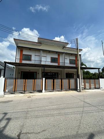 ขายบ้านหนองหงษ์พานทองชลบุรี ขายบ้านทาวเฮ้าส์ 2 ชั้น บ้าน 2 นอน 3 น้ำ 2