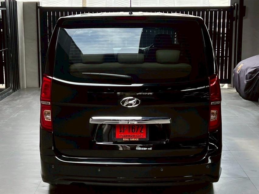 Hyundai H1 9