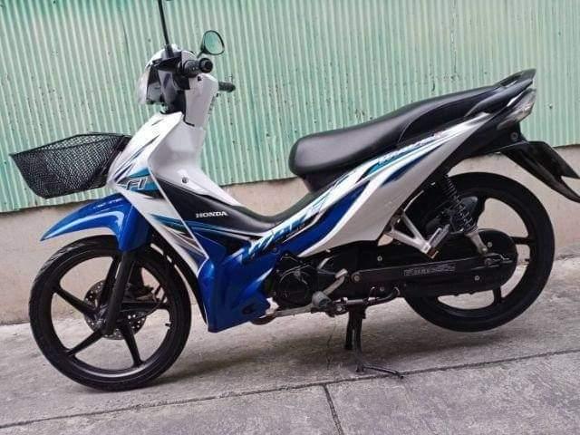 Honda wave ขาวน้ำเงิน 1