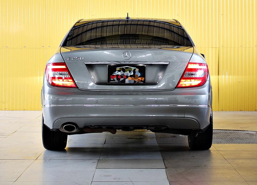 Mercedes-Benz C250 CGI Avantgarde Facelift (W204) ปี 2012 สีเทา รูปที่ 6