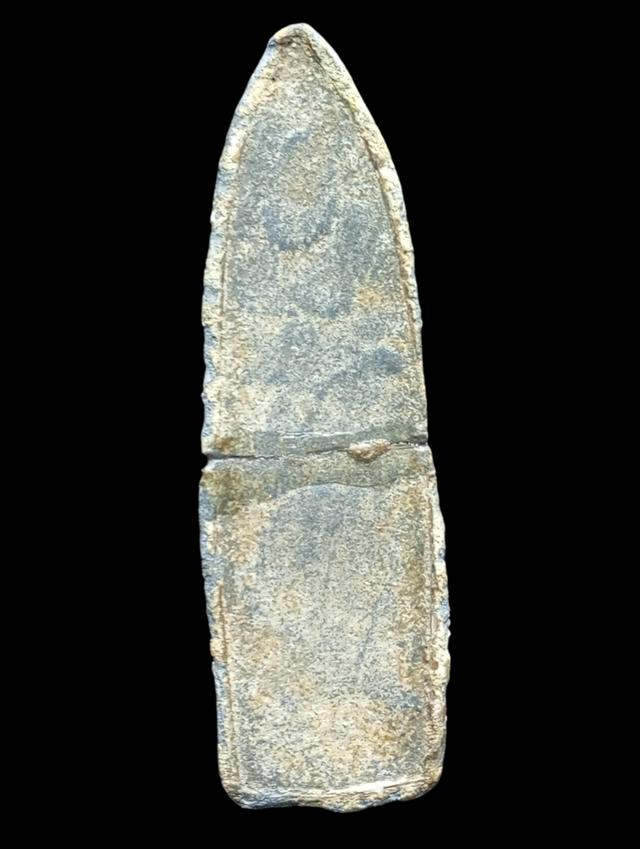 พระร่วงเถรกวาดลานเนื้อชินเขียว สุโขทัย สนิมไขปานดำครบสูตรเก่าถึงยุค สภาพสุดคลาสสิค