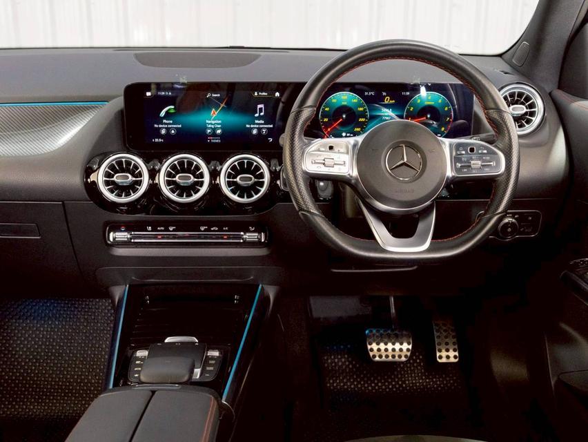 Mercedes-Benz GLA 200 1.3 AMG DYNAMIC (W247) ปี 2020 จด 2022 13