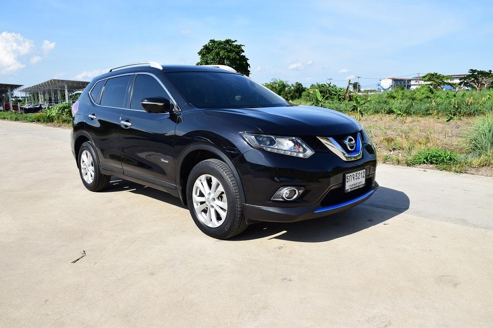 รถ SUVฟรีดาวน์ NISSAN X-TRAIL ปี2015 วิ่ง55xxxกิโลเมตร เครื่อง2.0ไฮบริจ เกียร์ออโต้ ขับ2 และ 4WD เบาะหนังแท้ปรับไฟฟ้าคู่หน้า บุ๊คเซอร์วิสโทร0957401229