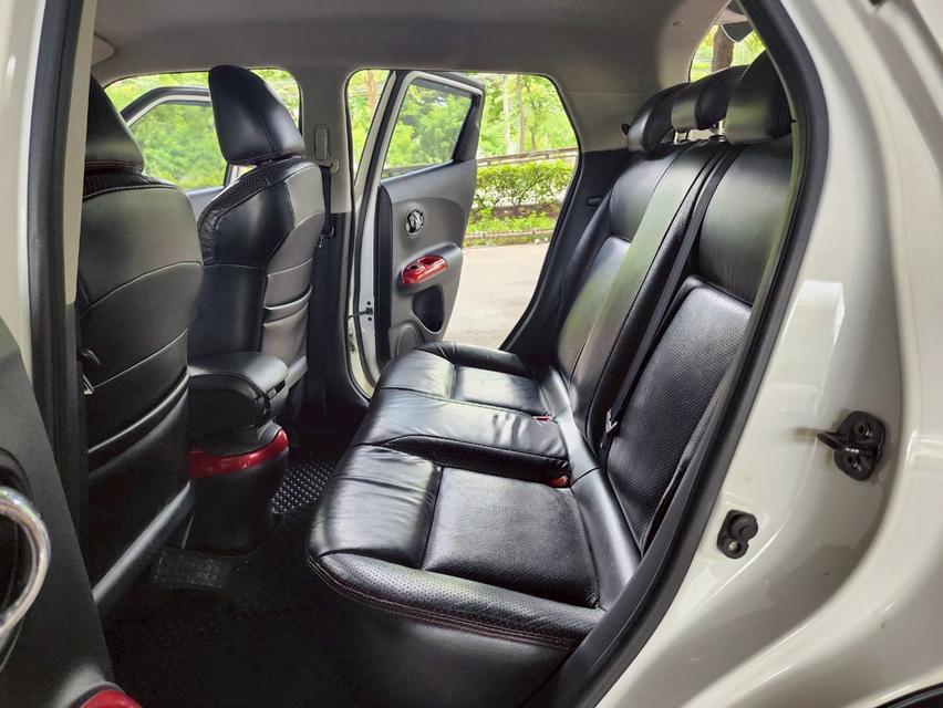 ขายรถ nissan Juke 1.6V ปี 2015 สีขาว เกียร์ออโต้ 12