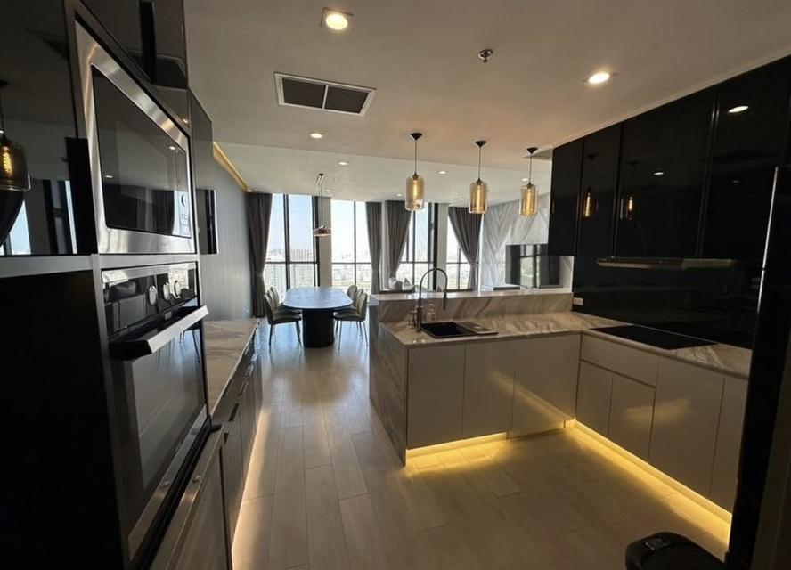 Ploenchit 2 Bedroom Sky Residence Unit 3