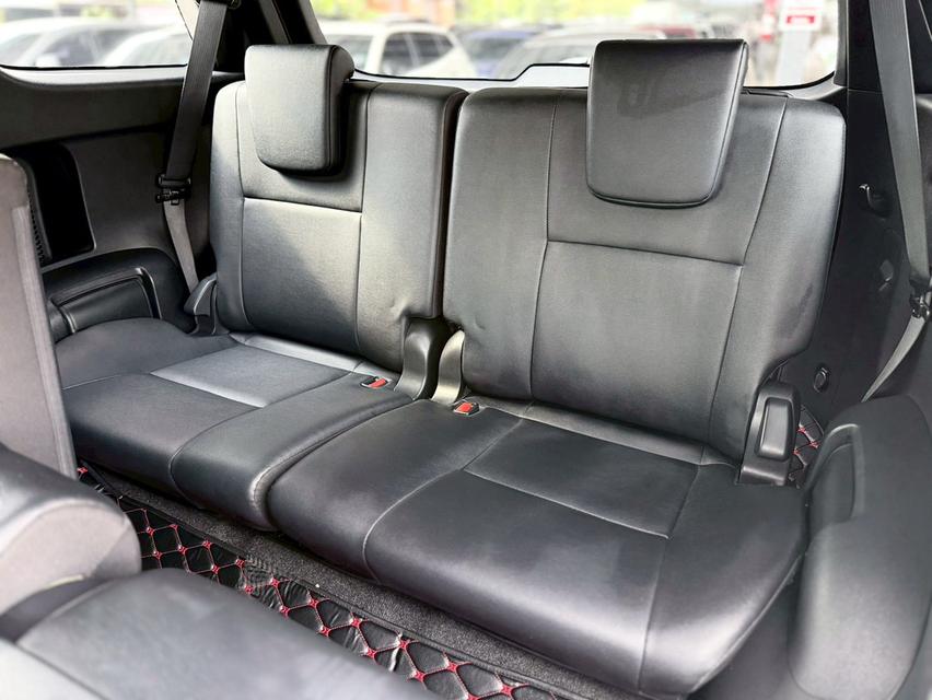 TOYOTA FORTUNER 2.8 GR SPORT 4WD BLACKTOP ปี 2022 โฉม ปี15-ปัจจุบัน สีขาวหลังคาดำ รูปที่ 11