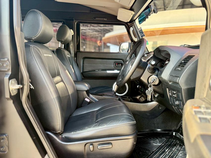 ปี 2015 THAI RUNG TRANSFORMER MAX, 2.5D4D 2WD 11 ที่นั่ง เกียร์ออโต้ เครื่องยนต์ดีเซล รูปที่ 5